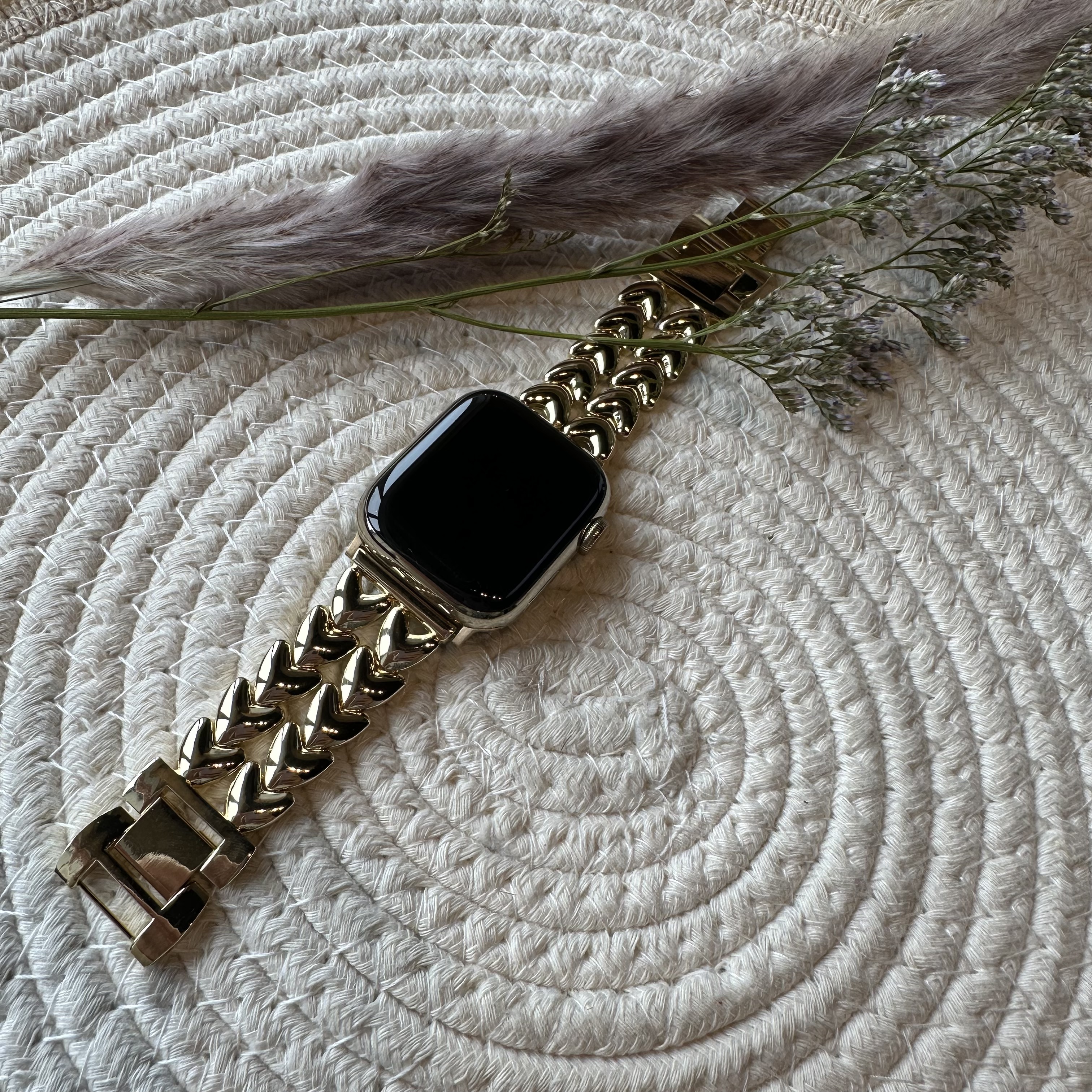 Apple Watch Heart Steel Link Strap - Gold