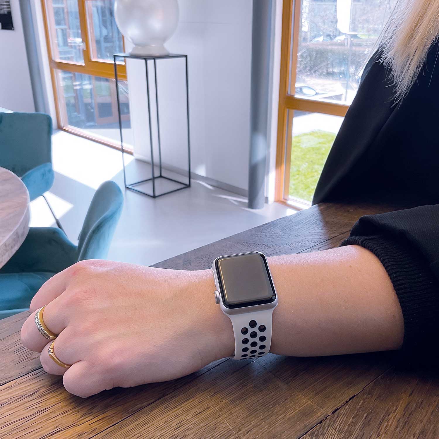 Apple Watch Double Sport Strap - White Black