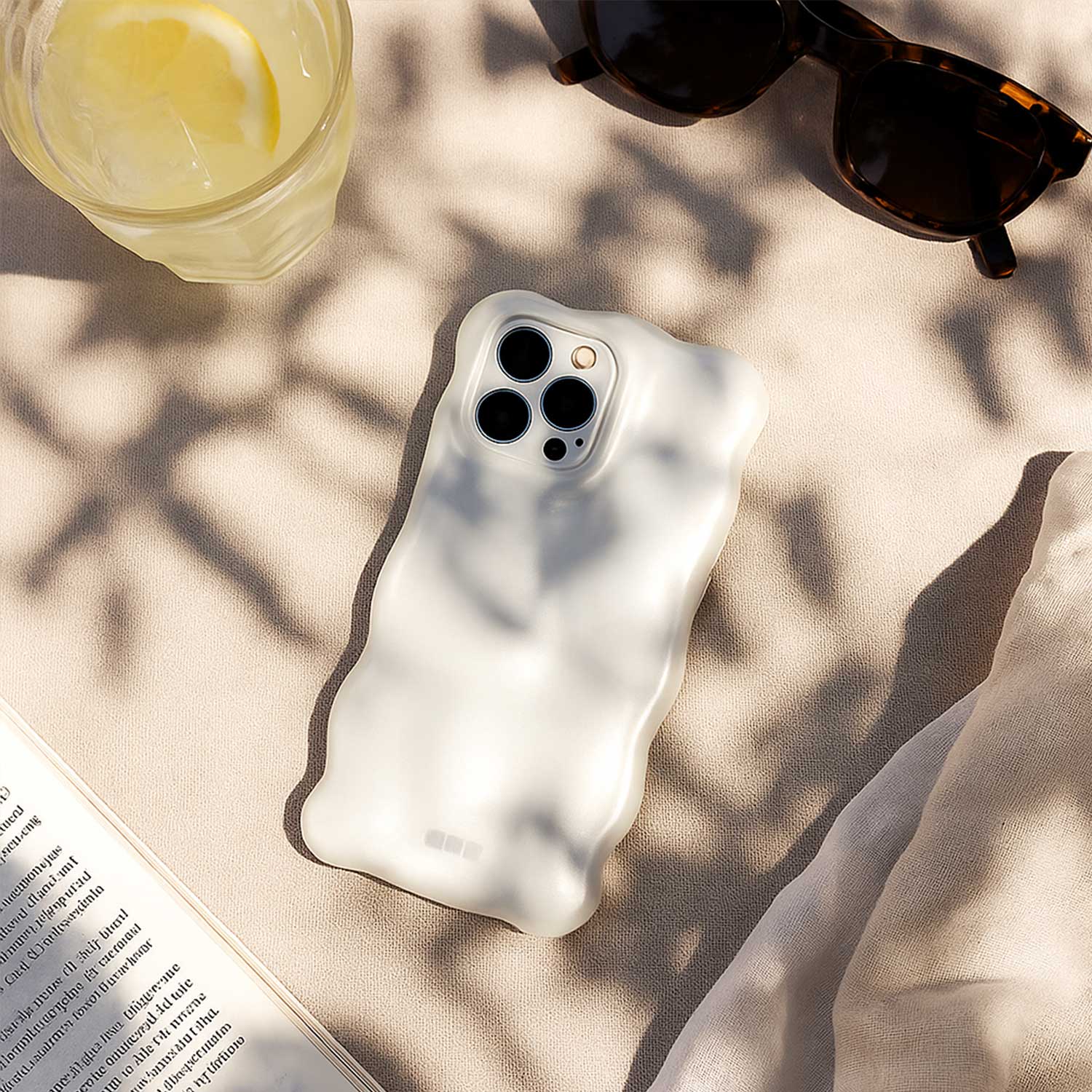 iPhone 15 case Bubble - pearl
