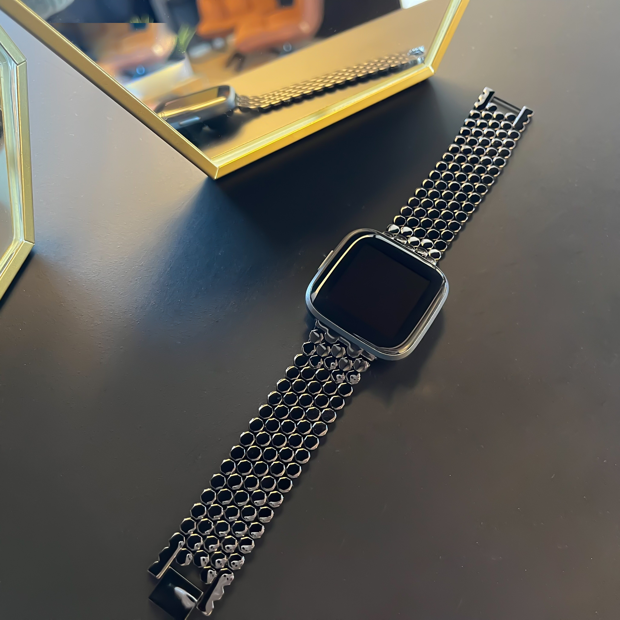 Fitbit Versa Fish Steel Link Strap - Black