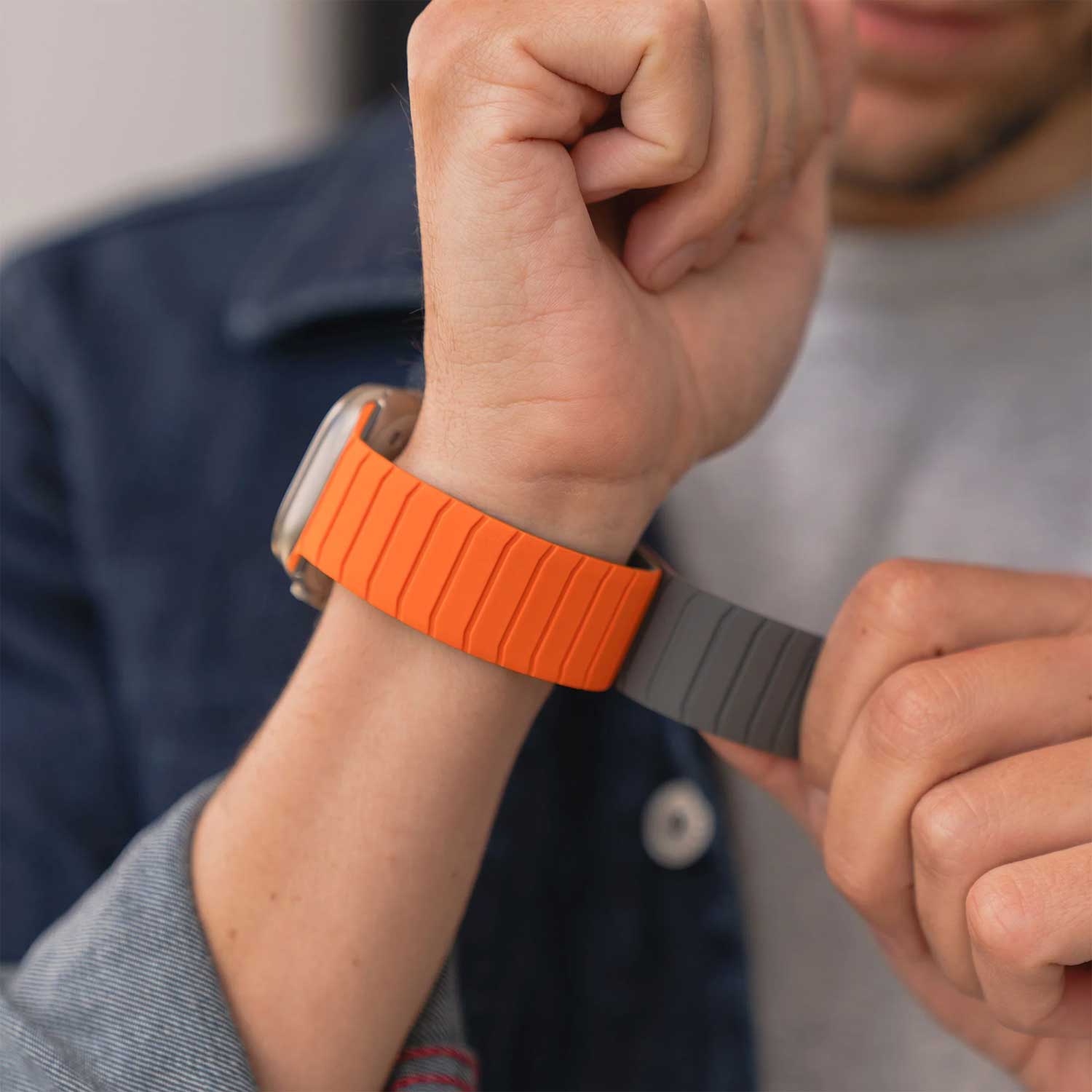Apple Watch strap Vetra - silicone - orange grey