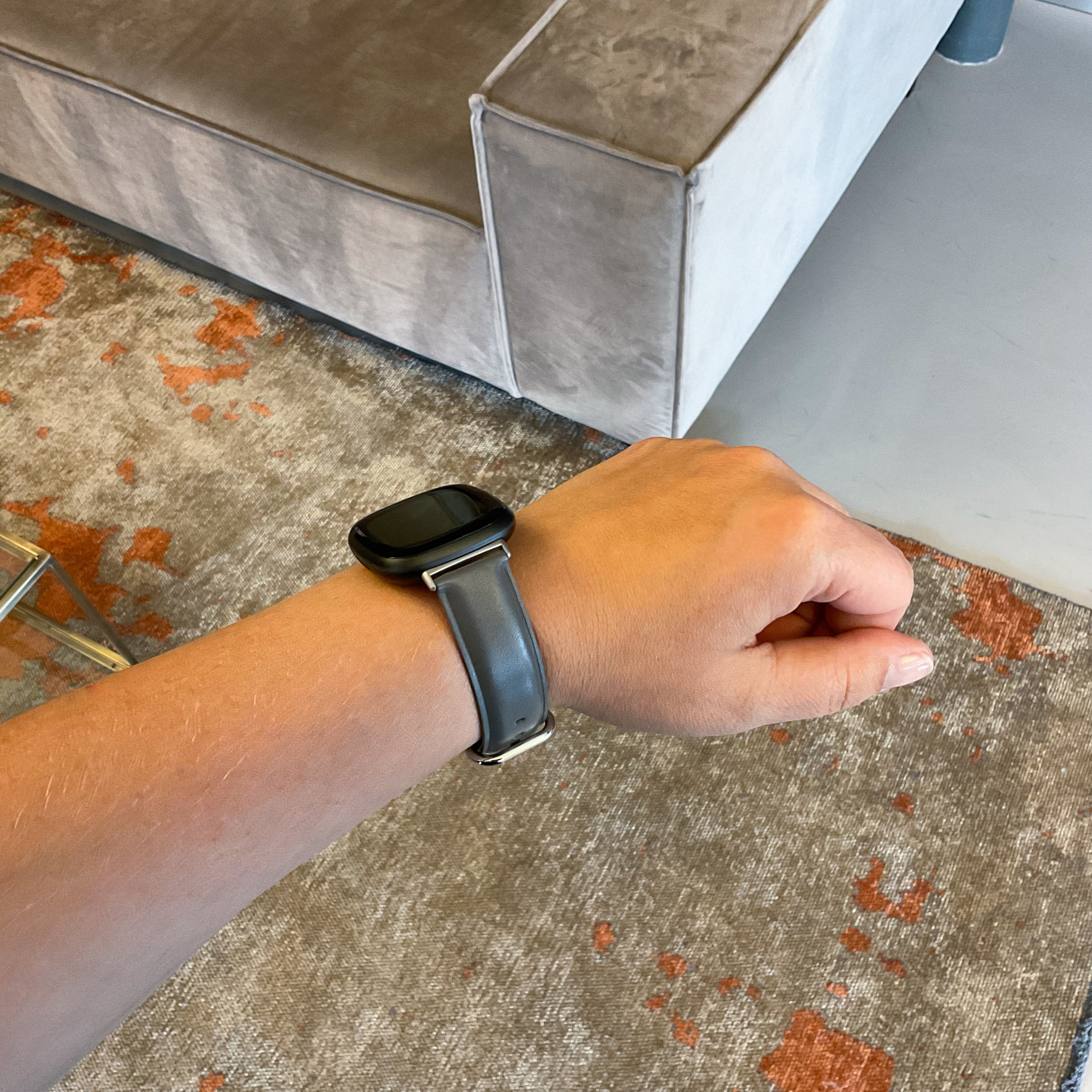 Fitbit Versa 3 / Sense Leather Strap - Grey