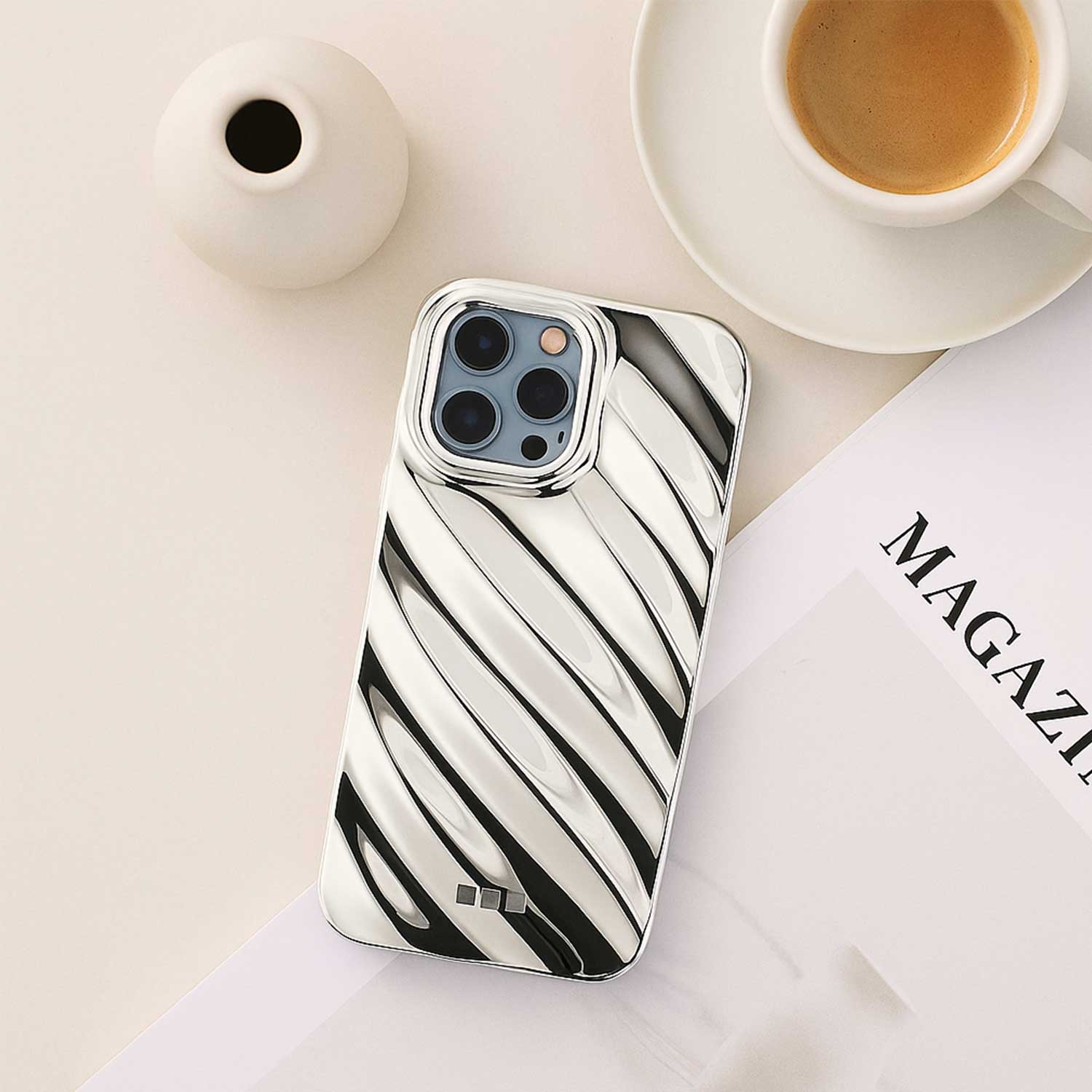 iPhone 14 Pro case Lustra - silver