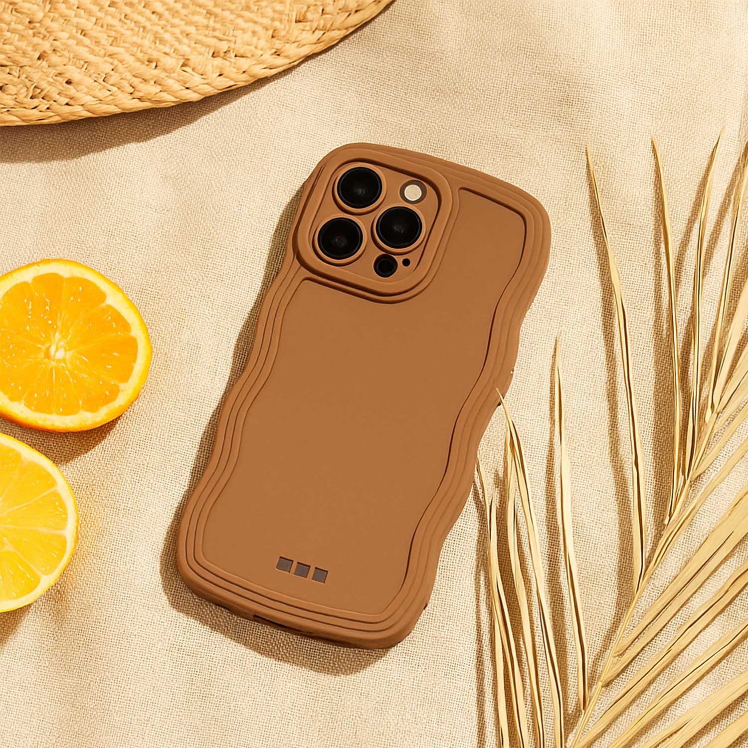 iPhone 15 case Curve - brown