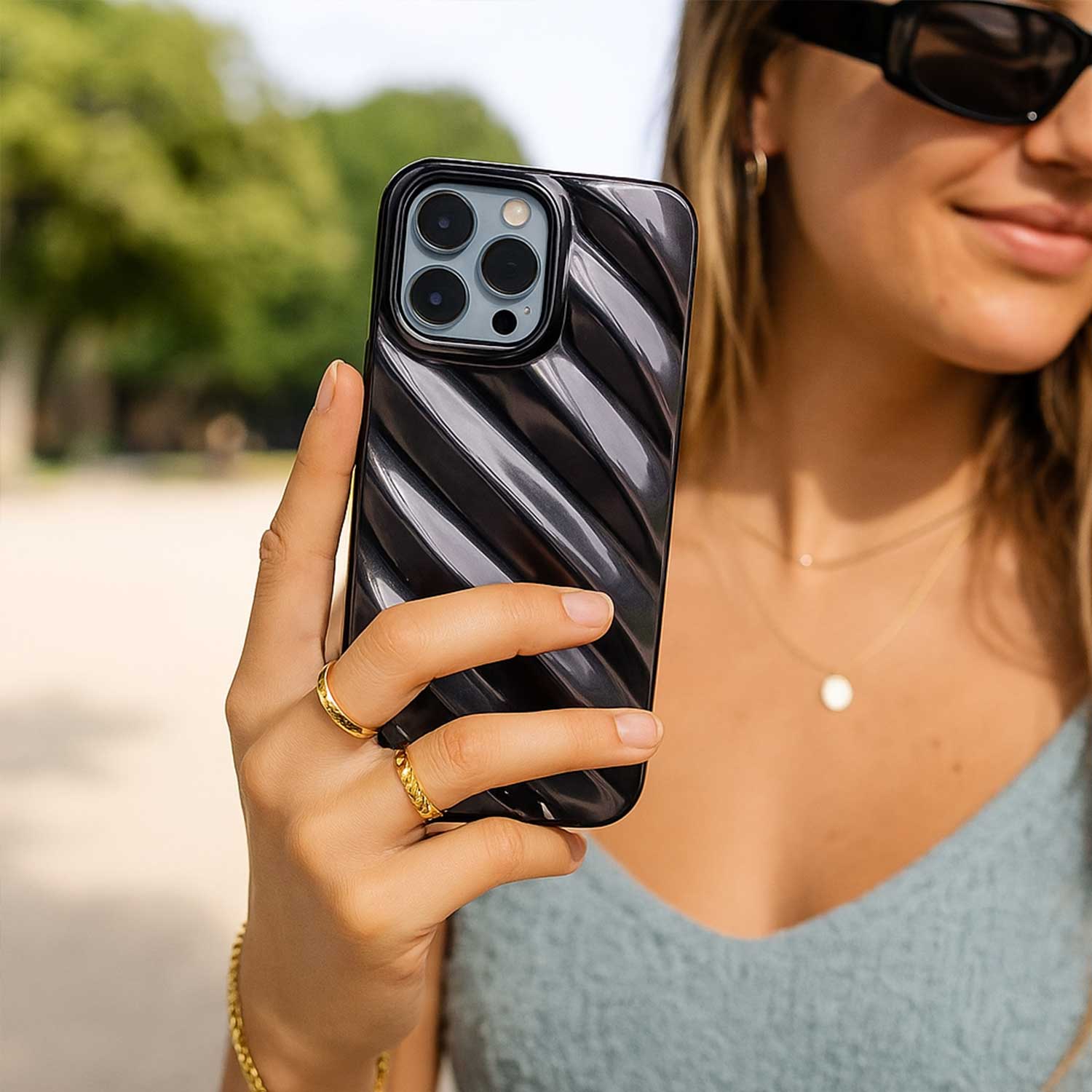 iPhone 16 Pro Max case Lustra - black