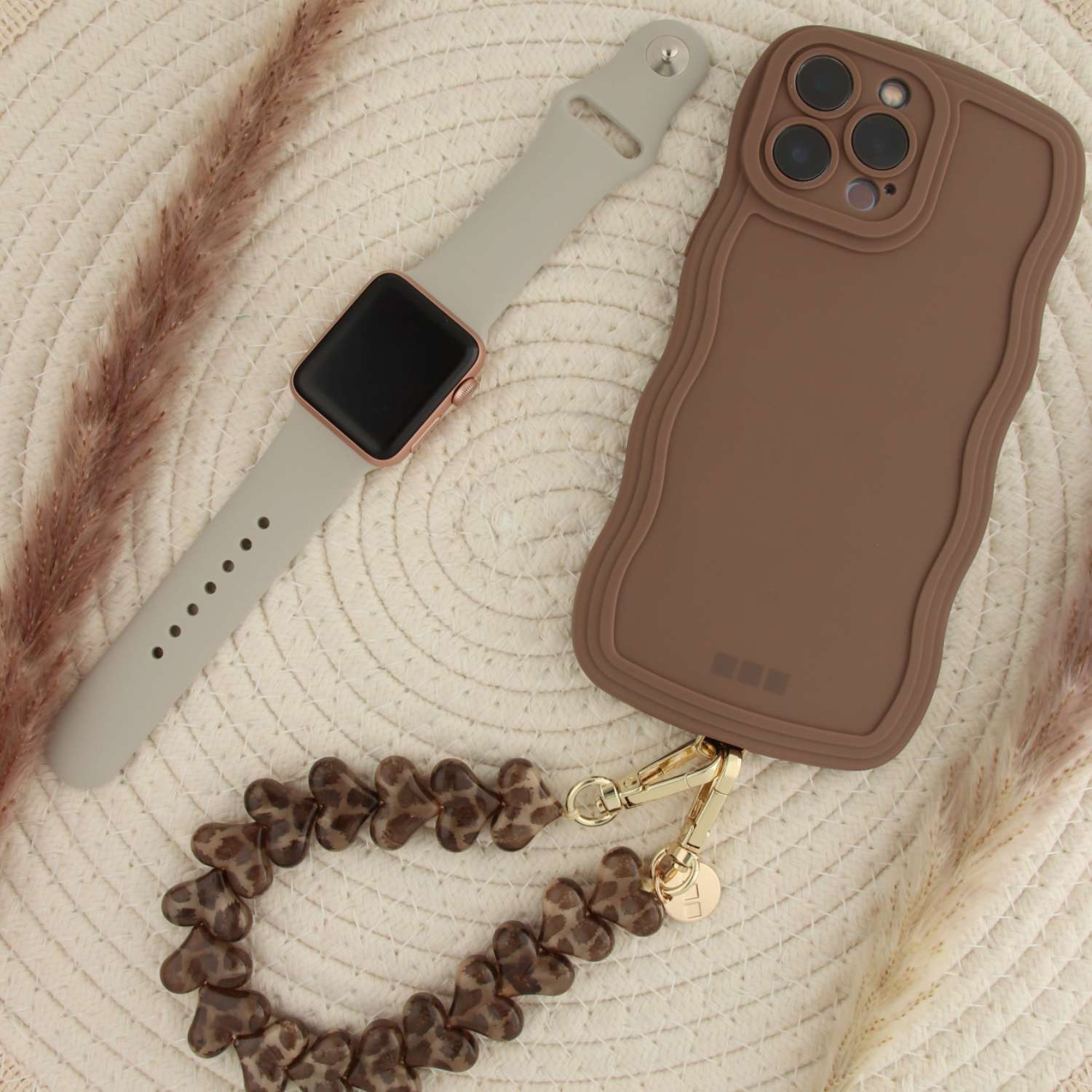 Brown fashion benefit bundle Esmée