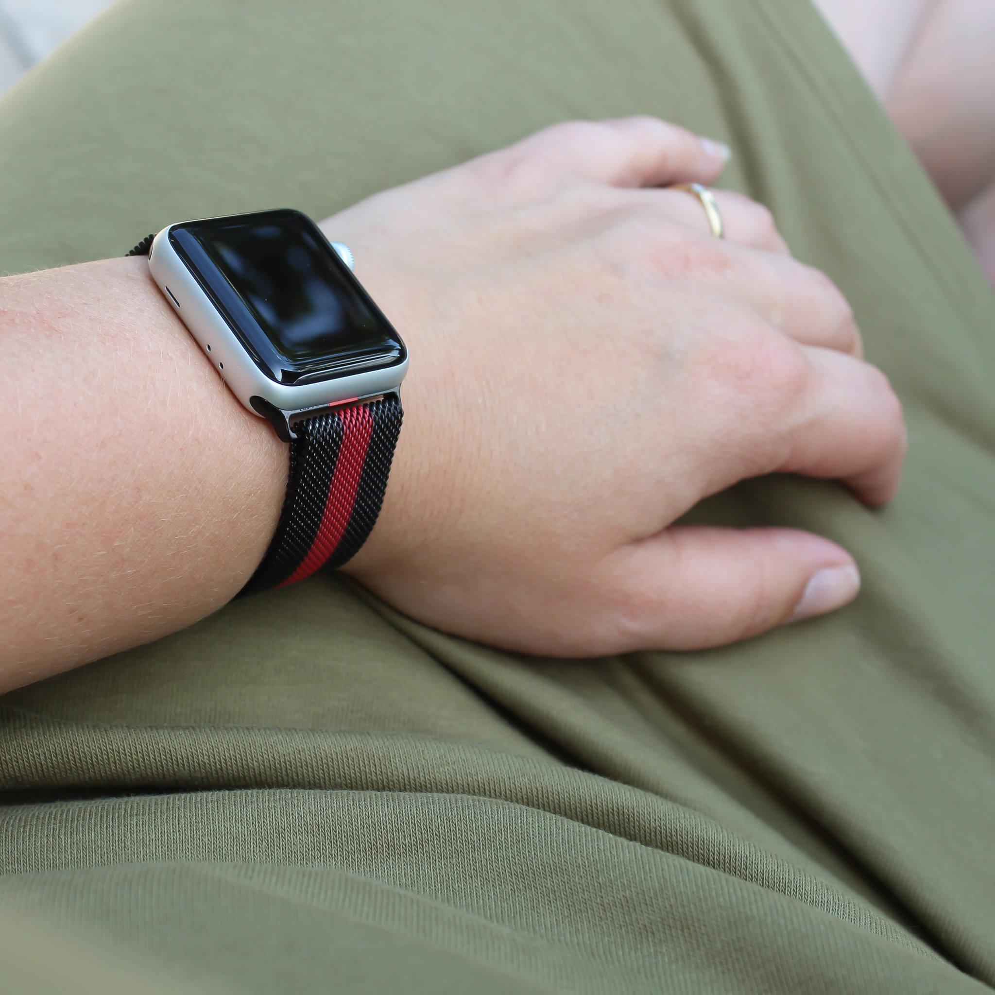 Apple Watch Milanese Strap - Black Red Striped
