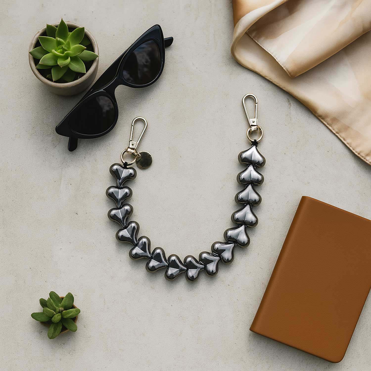 Phone cord Heart - chrome black - silver