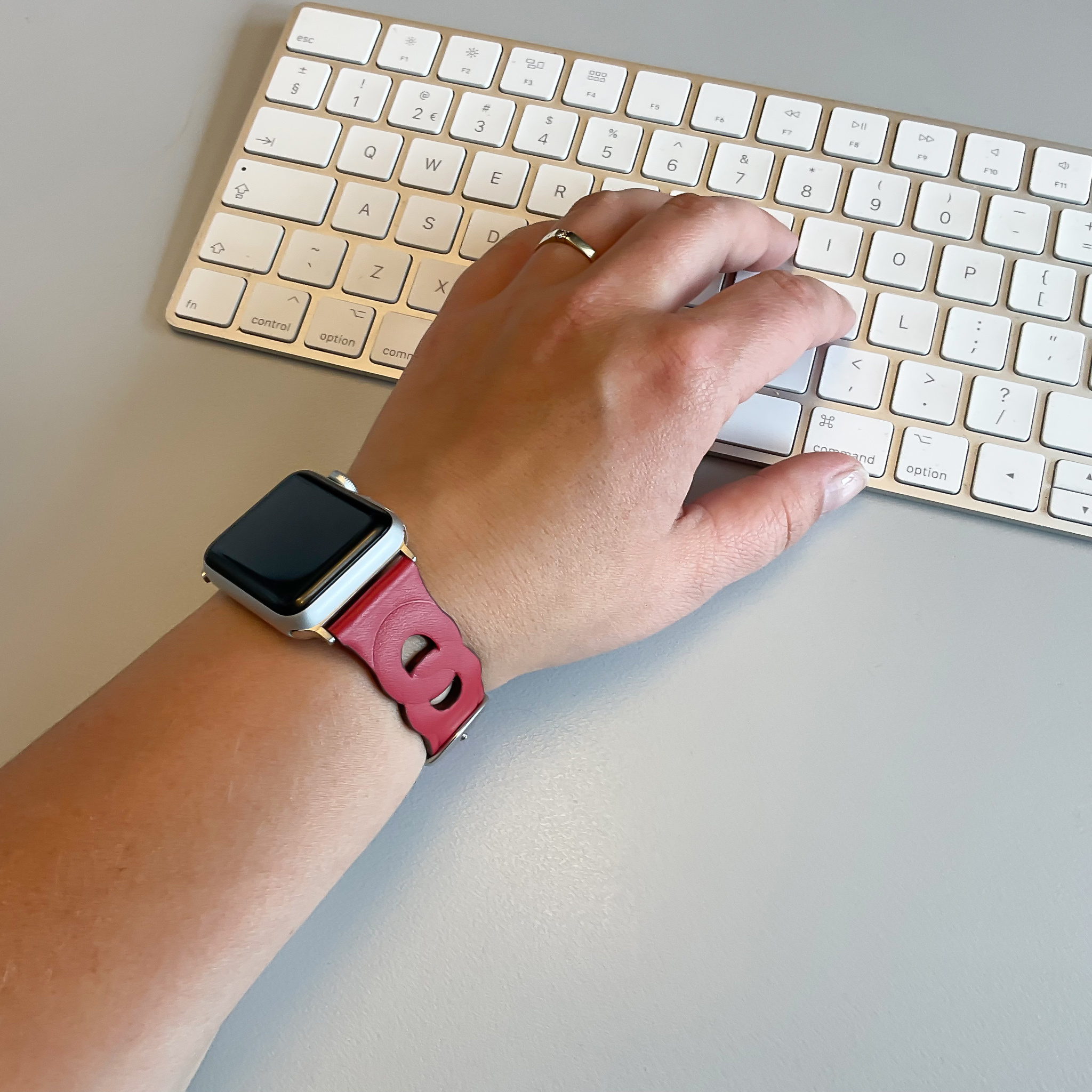 Apple Watch Leather Hermes Ring Strap - Red